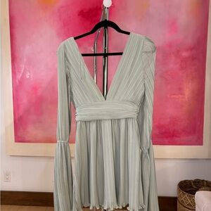 CAARA Pleated Long Sleeve Dress Size Small